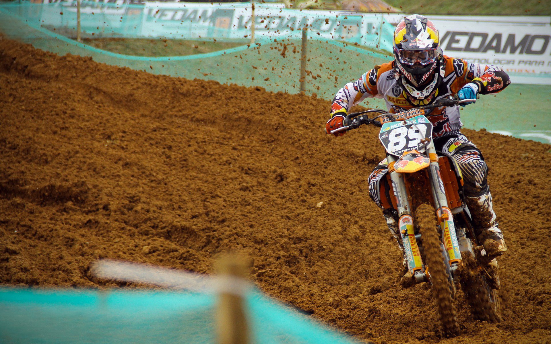 卡瓦哈尔单节统治攻防，西班牙用窒息节奏拉开加纳锁定胜局