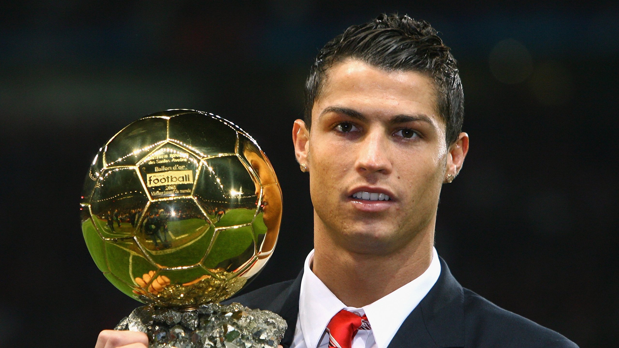 诺坎普的黄昏与安菲尔德的晨曦，当不可能被重新定义